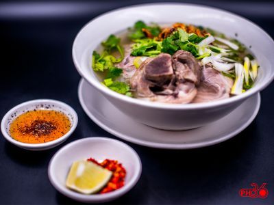 BANH CANH GIO HEO